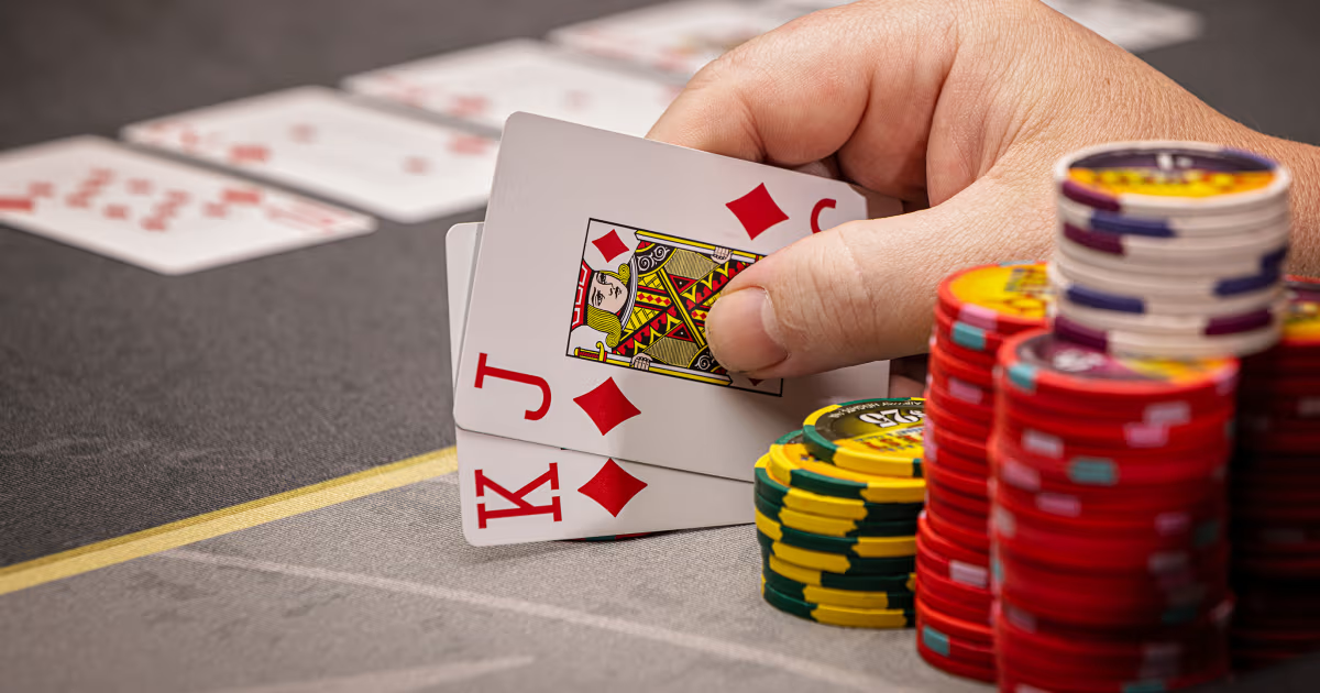 Chơi Poker 8xbet Có Dễ Dàng Với Người Mới Không?